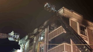 Gaziosmanpaşada 6 katlı binada çıkan yangın paniğe neden oldu