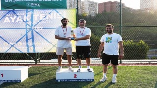 Gaziosmanpaşada Ayak Tenisi Turnuvası heyecana sahne oldu