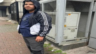 Gaziosmanpaşada engelli vatandaş dehşeti yaşadı: Telefonunu çaldı, şikayet edince benzin döküp yaktı