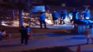 Gece saatlerinde çıkan yangın mahalleliyi sokağa döktü