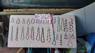 Gediz Tarhana Festivalinin en genç girişimcisi 12 yaşındaki Vesile, takılarıyla göz kamaştırıyor