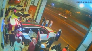 Gelini alan araba damatsız böyle harekete geçti, kazada gelin ölümden döndü