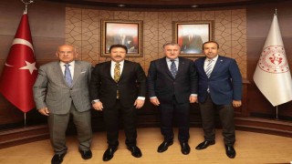 Gençlik ve Spor Bakanı Aşkın Bak, Ankaragücü Onursal Başkanı Yiğineri kabul etti