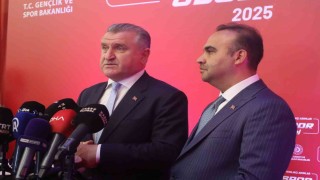 Gençlik ve Spor Bakanı Bak ile Sanayi ve Teknoloji Bakanı Kacır, Bigg Spor Ödülleri törenine katıldı