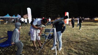 Gök Bilimi Uzmanları Gençlerle Buluştu