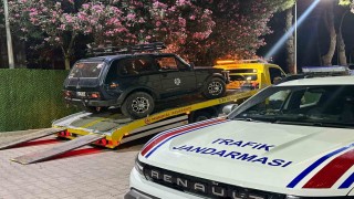 Gökçeadada tuz gölünde arazi aracıyla drift yaptı