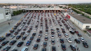 Gurbetçilerin zorlu yolculuğu: Sınır kapılarında rüşvet ve bekleyiş