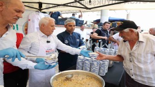 Gürsuda aşure kazanları birlik için kaynadı