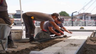 Güvenli yaya trafiği için kaldırımlar yenileniyor