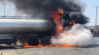 Haburda akaryakıt yüklü tanker alev alev yandı