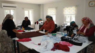Haliliyede kadınlar hem hobi ediniyor hem ekonomiye katkı sağlıyor