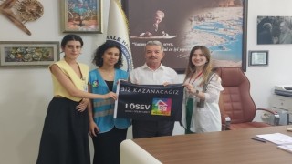 Hasta çocuk annelerine moral ve meslek kazandıran giyim kursu