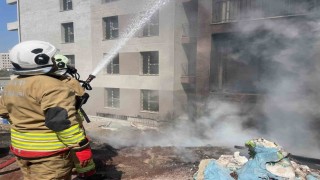 Hatayda şantiye yangını büyümeden söndürüldü