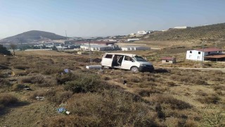 Hatayda şarampole devrilen minibüsün sürücüsü yaralandı