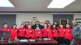 Hentbol Kadınlar Süper Liginde mücadele eden kulüp başkanı istifa etti
