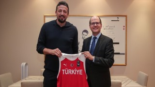 Hidayet Türkoğlu: FIBA pencereleri sayesinde taraftarlar milli takımlarını yılda birkaç kez canlı izleyebiliyor
