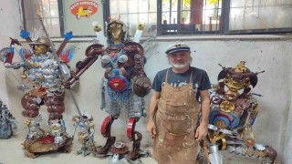 Hurda demirleri sanat eserine dönüştürdü