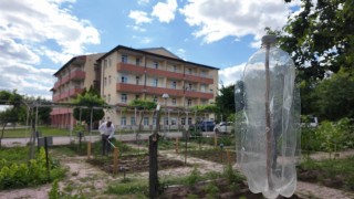 Huzurevindeki yaşlı çınarlar; hobi bahçesi ile toprakları yeşertiyor