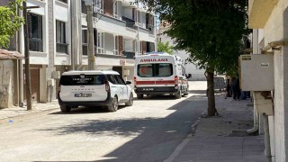 İkinci kattan düşen küçük çocuk hastaneye kaldırıldı