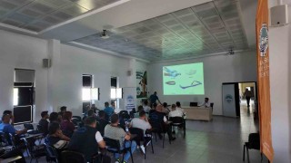 İlçe belediyelerine sokak hayvanlarını toplama eğitimi ve mama desteği