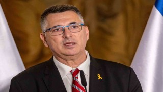 İsrail Dışişleri Bakanı Saar: Macron, umarım Paris sokaklarında güvenliği sağlayabilir