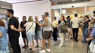 İstanbulda ehliyet yenilemede son gün telaşı, vatandaşlar yoğunluk oluşturdu