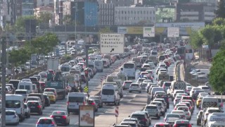 İstanbulda haftanın ilk mesai gününde trafik yoğunluğu yaşanıyor