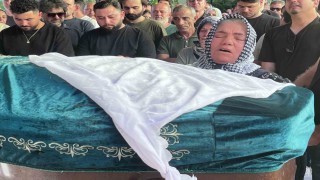 İzmirde boşandığı eşi tarafından öldürülen kadın son yolculuğuna uğurlandı