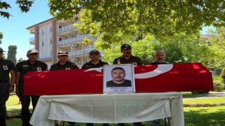 İzmirdeki yangında şehit olan orman personelinin cenazesi törenle memleketine uğurlandı