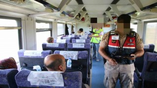 Jandarma ekiplerinden Doğu Ekspresinde asayiş uygulaması