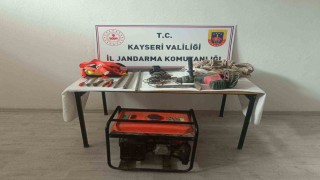 Kaçak kazı yapan 3 kişi yakalandı