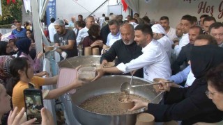 Kağıthane Belediyesi 20 binden fazla kişiye aşure dağıttı