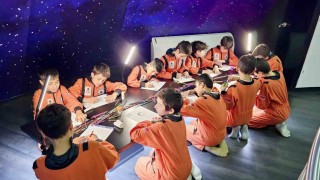 Kağıthanede çocuklar uzayın derinliklerini keşfediyor