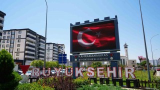 Kahramanmaraş Ay Yıldızla donandı, milli ruh sokaklara taştı