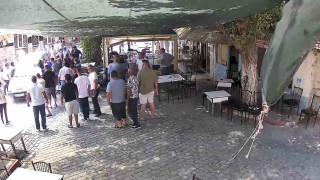 Kahvehanede otururken kalp krizi geçiren adam hayatını kaybetti