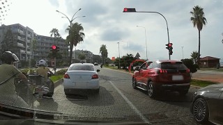 Kamerayla yere izmarit attığı tespit edilen sürücülere ceza yağdı