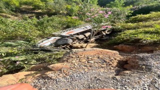 Kamyonet şarampole uçtu: 3 yaralı