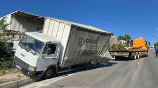 Kamyonetin freni patladı, facianın eşiğinden dönüldü