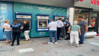 Karabükte polisler, vatandaşları telefon dolandırıcılığına karşı bilgilendiriyor