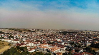 Karabükteki yangının dumanı Geredeyi sardı: İlçeyi kaplayan tabaka havadan görüntülendi