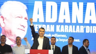 Karalar’a Destek Çığ Gibi: Adana’da Binlerce Kişi Belediye Önünde Toplandı