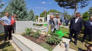 Karamanda 15 Temmuz Demokrasi ve Milli Birlik Günü şehitlik ziyaretiyle başladı