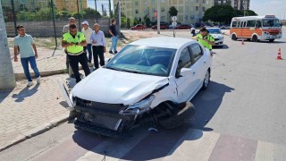 Karamanda iki otomobil çarpıştı: 1i çocuk 3 yaralı