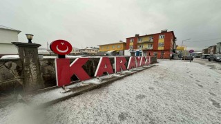 Karayazıda dolu yağışı etkili oldu