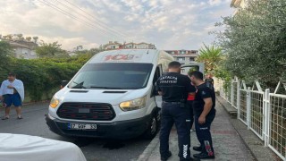 Kargo minibüsünde uyuyakalan sürücü ekipleri alarma geçirdi