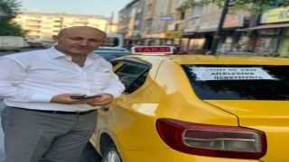 Karslı taksicilerden örnek davranış