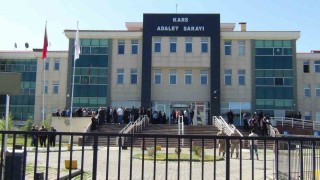 Karsta 6 yaşındaki çocuğun ölümüne neden olan 5 sanığın yargılanmasına başlandı