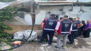 Karsta odunlukta çıkan yangın itfaiye ekiplerince söndürüldü