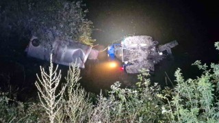 Kastamonuda traktör ırmağa devrildi, sürücüsü yaralandı