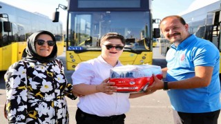 Kaybolan down sendromlu genç, İETT şoförünün dikkati sayesinde ailesine kavuştu